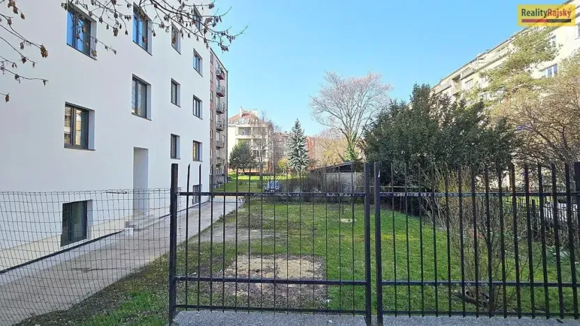 Pronájem bytu 2+kk, Praha - Vršovice, Ukrajinská, 49 m2