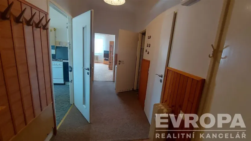 Pronájem bytu 2+1, Praha - Kobylisy, Kobyliské náměstí, 66 m2