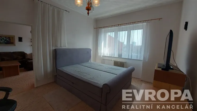 Pronájem bytu 2+1, Praha - Kobylisy, Kobyliské náměstí, 66 m2