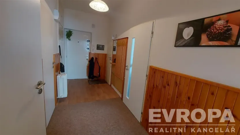 Pronájem bytu 2+1, Praha - Kobylisy, Kobyliské náměstí, 66 m2