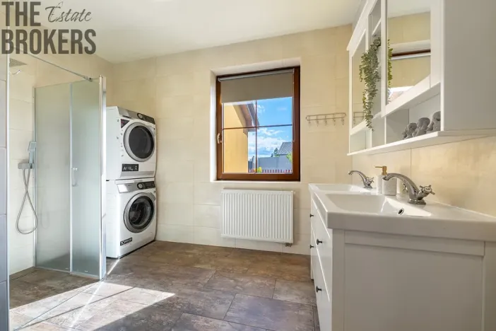 Prodej rodinného domu, Kovanice, 201 m2