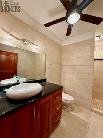 Prodej bytu 3+kk, Coxen Hole, Roatán, Honduras, 111 m2