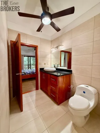 Prodej bytu 3+kk, Coxen Hole, Roatán, Honduras, 111 m2