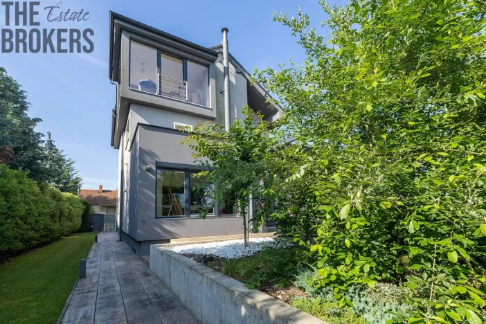 Prodej rodinného domu, Praha - Lahovice, K novým domkům, 300 m2