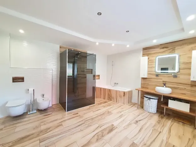 Prodej rodinného domu, Hora Svatého Šebestiána, 250 m2