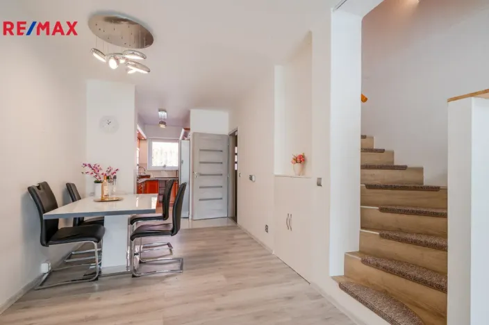 Prodej rodinného domu, Nupaky, K Parku, 115 m2