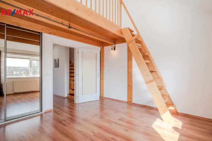 Prodej rodinného domu, Nupaky, K Parku, 115 m2