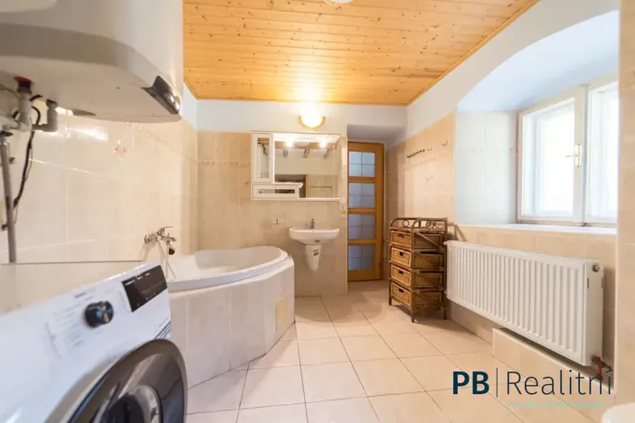 Prodej rodinného domu, Křemže, 450 m2