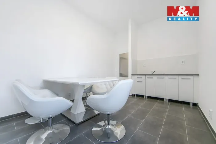 Pronájem kanceláře, Dobřany, Jiráskova, 29 m2