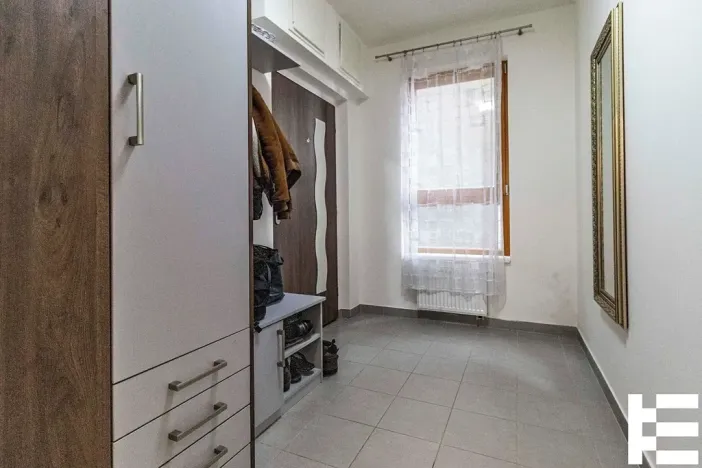 Pronájem bytu 1+kk, Praha - Modřany, Rorýsová, 38 m2