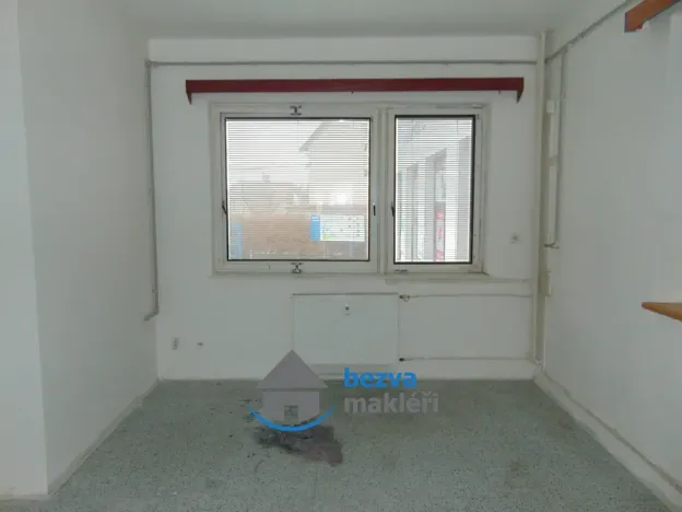 Pronájem skladu, Skuteč, Husova, 14 m2