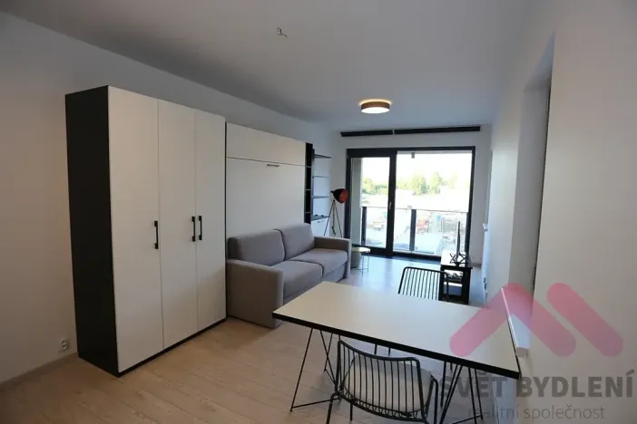 Pronájem bytu 1+kk, Praha - Karlín, U Mlýnského kanálu, 42 m2