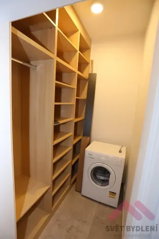 Pronájem bytu 1+kk, Praha - Karlín, U Mlýnského kanálu, 42 m2