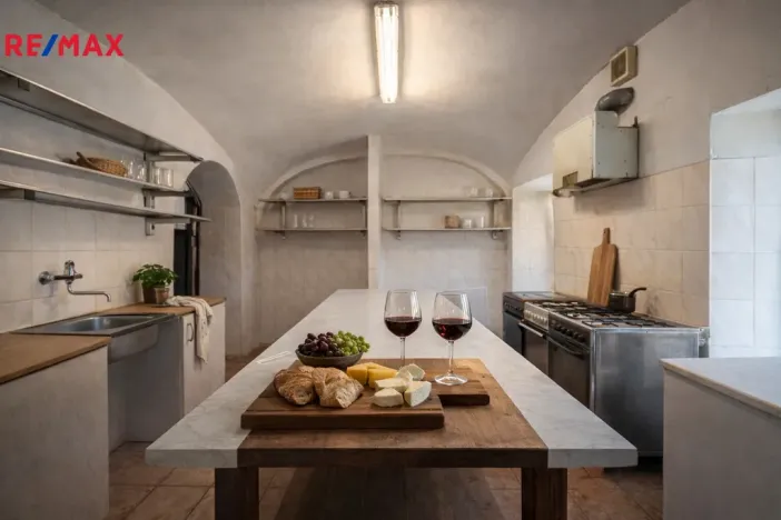 Prodej zemědělské usedlosti, Hluboké Dvory, 760 m2