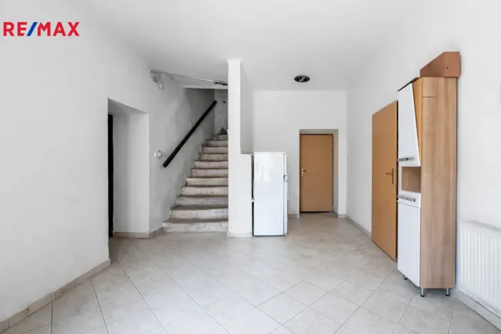 Prodej zemědělské usedlosti, Hluboké Dvory, 760 m2