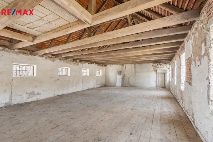 Prodej zemědělské usedlosti, Hluboké Dvory, 760 m2