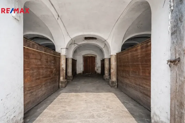 Prodej zemědělské usedlosti, Hluboké Dvory, 760 m2