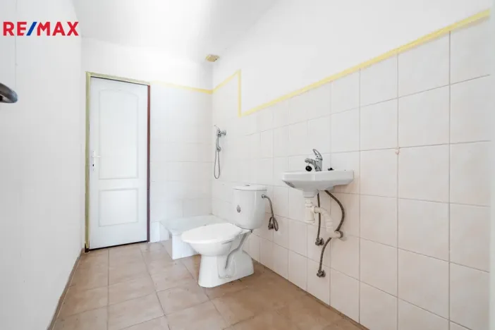 Prodej zemědělské usedlosti, Hluboké Dvory, 760 m2