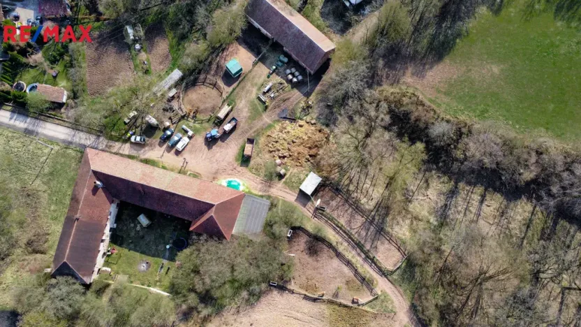 Prodej zemědělské usedlosti, Hluboké Dvory, 760 m2