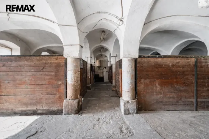 Prodej zemědělské usedlosti, Hluboké Dvory, 951 m2