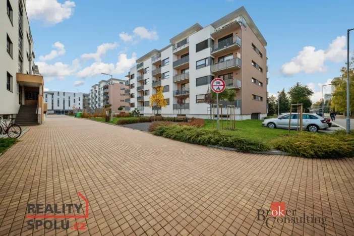 Prodej bytu 2+kk, Hradec Králové - Nový Hradec Králové, Antonína Petrofa, 54 m2