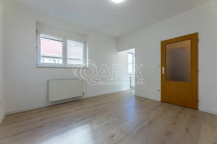 Pronájem bytu 1+kk, Praha - Vinohrady, 24 m2