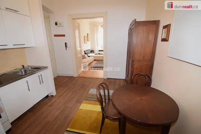 Pronájem bytu 1+1, Praha - Vinohrady, Jana Masaryka, 43 m2