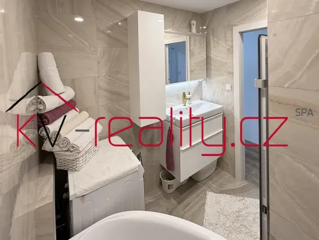 Pronájem bytu 2+1, Karlovy Vary, Klínovecká, 64 m2