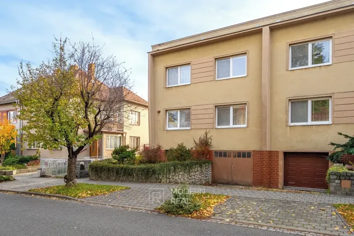 Prodej rodinného domu, Hustopeče, Komenského, 261 m2