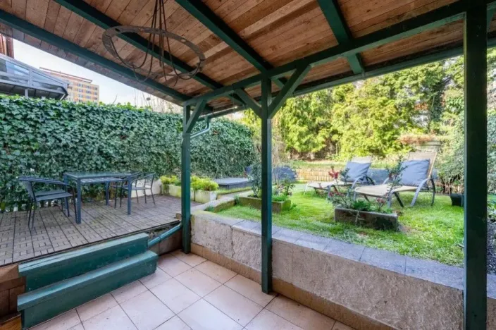 Pronájem rodinného domu, Praha - Kobylisy, Sedlecká, 200 m2