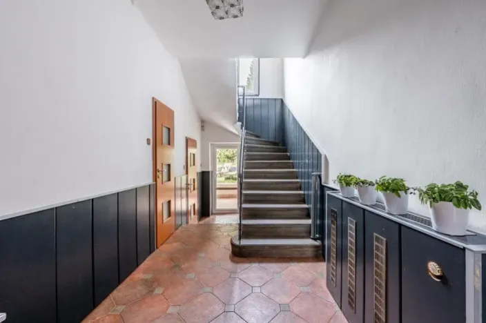 Pronájem rodinného domu, Praha - Kobylisy, Sedlecká, 200 m2