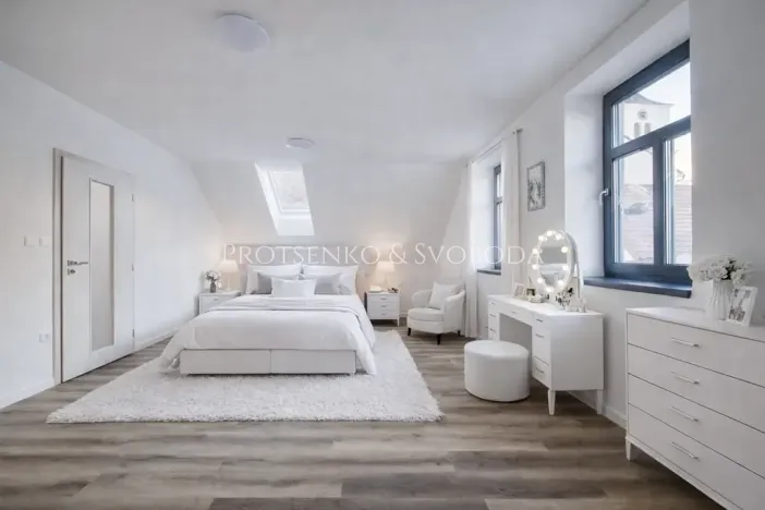 Prodej rodinného domu, Kamenice nad Lipou, nám. Husovo, 210 m2