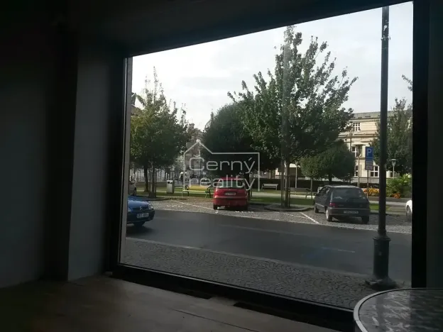 Pronájem obchodního prostoru, Pardubice, Smetanovo náměstí, 398 m2