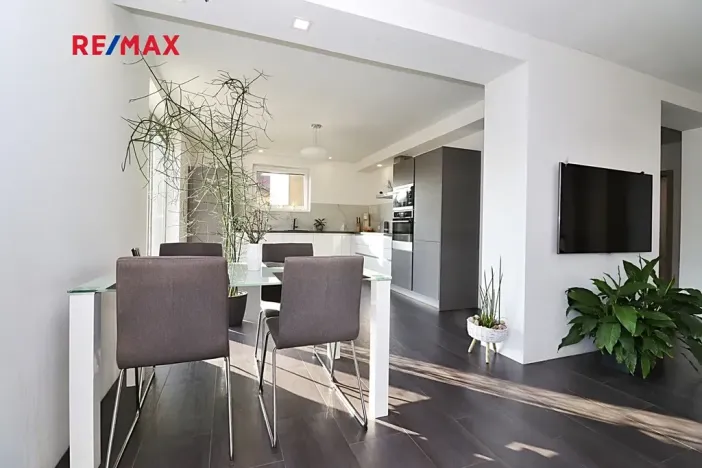 Prodej rodinného domu, Mikulovice, V Loučkách, 231 m2