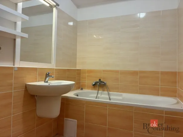 Pronájem bytu 2+kk, Hradec Králové - Třebeš, Ve Stromovce, 58 m2