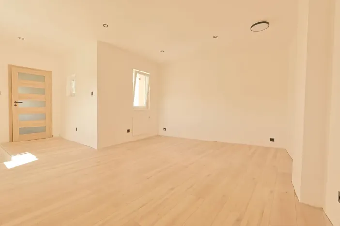 Pronájem bytu 2+kk, Jablonec nad Nisou, Nádražní, 55 m2