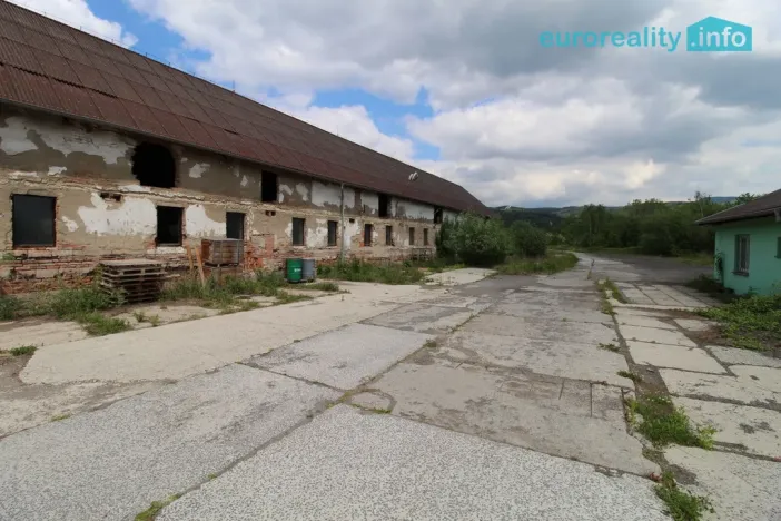 Prodej výrobních prostor, Dubí, Horská, 1000 m2