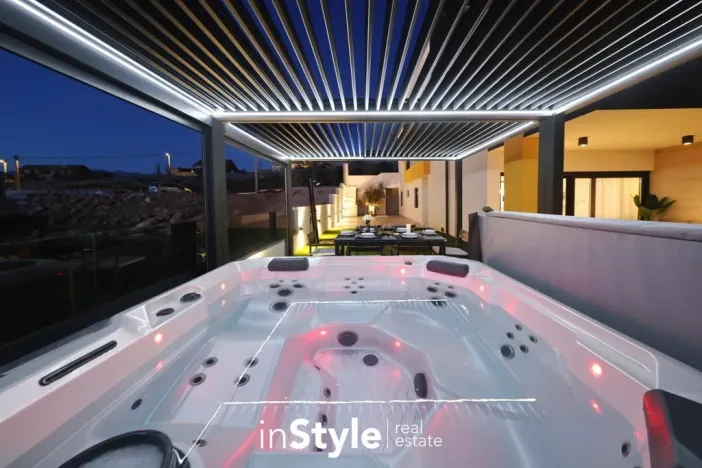 Prodej bytu 3+kk, Rtina, 87 m2