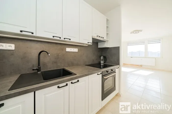 Prodej bytu 2+kk, Praha - Bohnice, Poznaňská, 45 m2