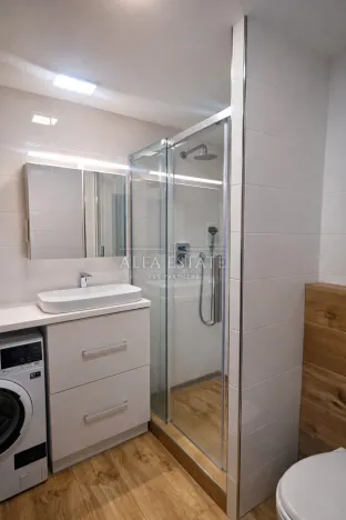 Prodej bytu 3+kk, Karlovy Vary - Bohatice, Lomená, 61 m2