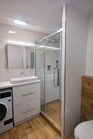 Prodej bytu 3+kk, Karlovy Vary - Bohatice, Lomená, 61 m2