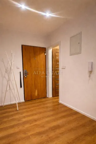 Prodej bytu 3+kk, Karlovy Vary - Bohatice, Lomená, 61 m2
