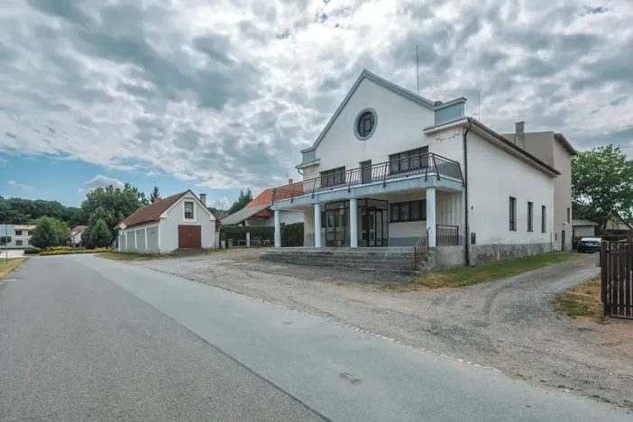 Prodej komerční nemovitosti, Klamoš, 865 m2