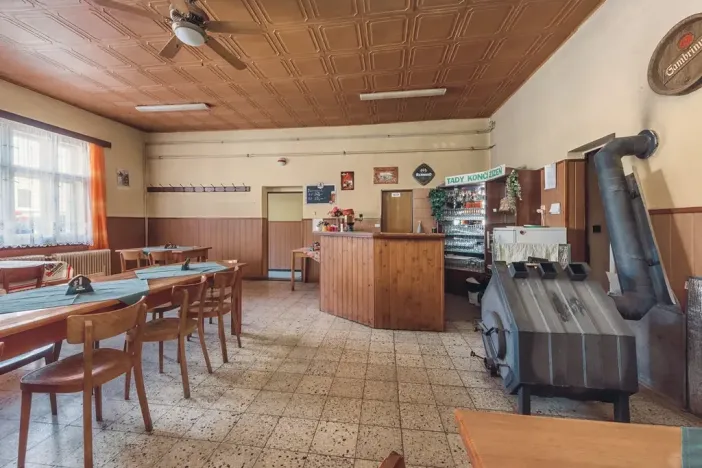 Prodej restaurace, Klamoš, 865 m2