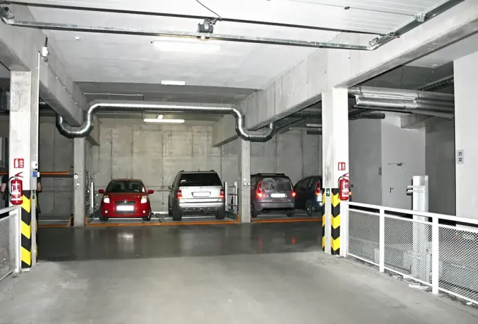 Prodej garážového stání, Brno, Rostislavovo náměstí, 11 m2