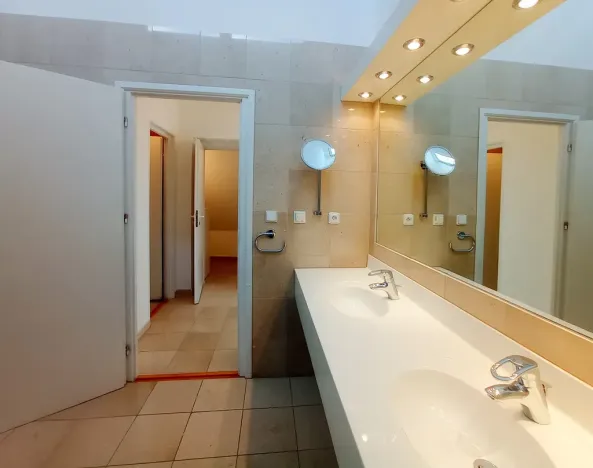 Prodej vily, Křižanov, Benešovo náměstí, 530 m2