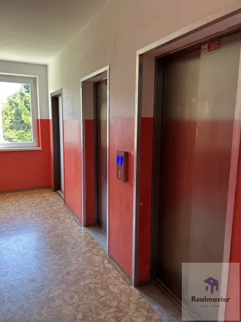 Pronájem bytu 1+1, Ústí nad Labem - Severní Terasa, Šrámkova, 33 m2