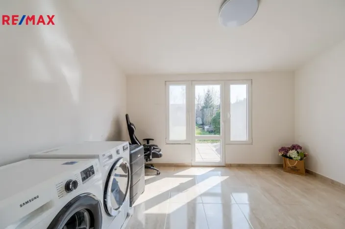 Pronájem rodinného domu, Nupaky, K Parku, 115 m2