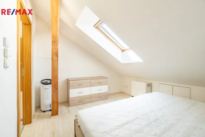 Pronájem bytu 2+kk, Praha - Libeň, Davídkova, 40 m2