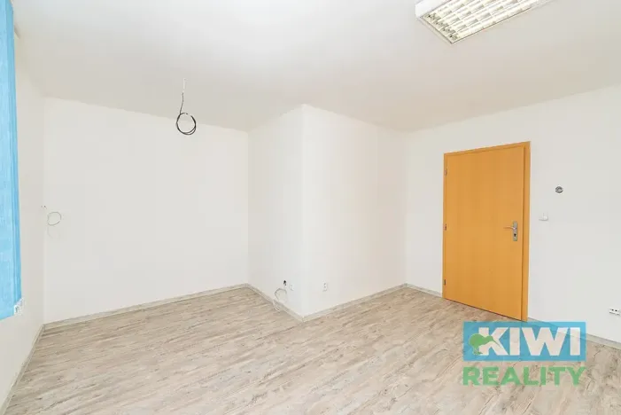 Pronájem kanceláře, Kaňovice, 90 m2